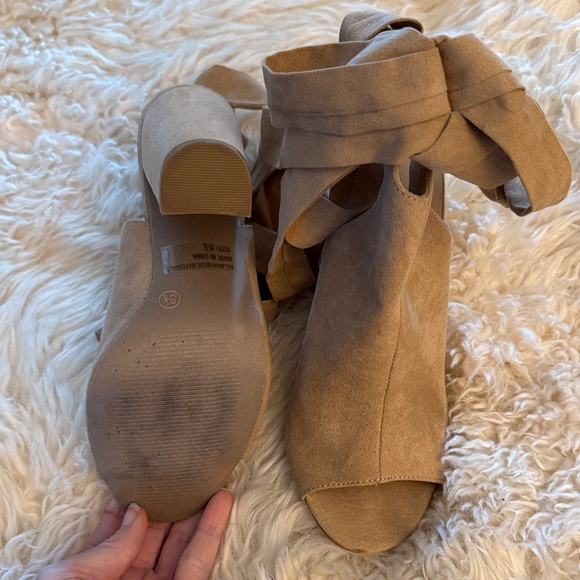 Wild Diva Elegant Tan Women's open toe booties that wrap and tie up the ankle. - Picture 3 of 4